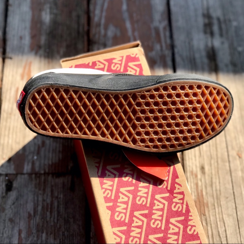 NWT Vans Black Overprint White Slip On Skate Shoe - Picture 3 of 8